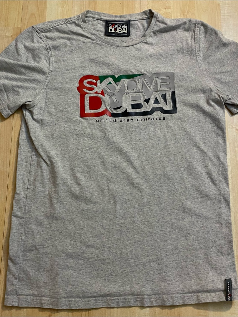 Skydive Dubai United Arab Emirates Men’s Medium T-Shirt